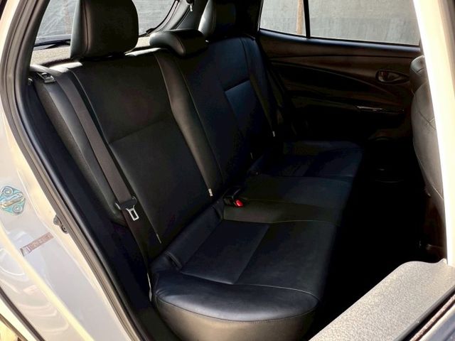 ★SUM模範店家★專業認證　★熱門五門掀背車款　　　　★里程保證★多功能數位影音　　　★倒車影像★保養維修便宜  第12張相片