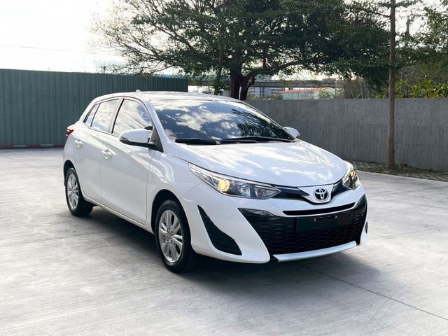 ★SUM模範店家★專業認證　★熱門五門掀背車款　　　　★里程保證★多功能數位影音　　　★倒車影像★保養維修便宜  第14張相片