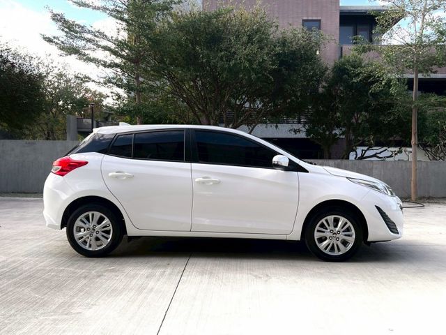 ★SUM模範店家★專業認證　★熱門五門掀背車款　　　　★里程保證★多功能數位影音　　　★倒車影像★保養維修便宜  第19張相片