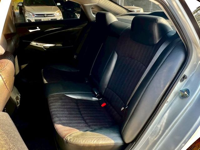 ★SUM模範店認證車　 　　　  ★熱門四門轎車款　　　　　★里程保證★電動調整座椅　　　★定速巡航★倒車影像  第9張相片