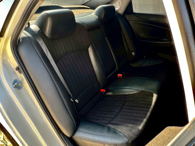 ★SUM模範店認證車　 　　　  ★熱門四門轎車款　　　　　★里程保證★電動調整座椅　　　★定速巡航★倒車影像  第11張相片