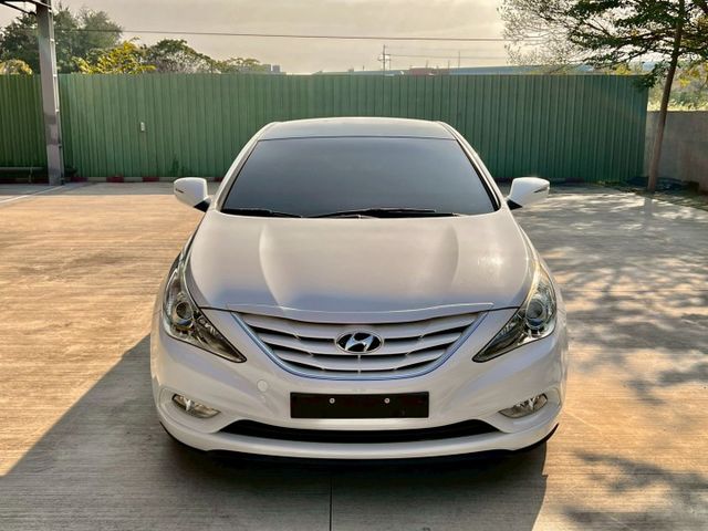 ★SUM模範店認證車　 　　　  ★熱門四門轎車款　　　　　★里程保證★電動調整座椅　　　★定速巡航★倒車影像  第12張相片