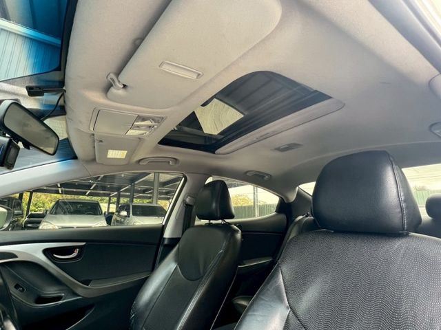 ★SUM模範店認證車　 　　　  ★熱門四門轎車款　　　　　★里程保證★定速巡航　　　　★電動調整座椅★倒車影像  第4張相片