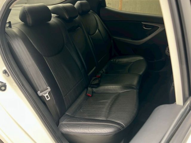 ★SUM模範店認證車　 　　　  ★熱門四門轎車款　　　　　★里程保證★定速巡航　　　　★電動調整座椅★倒車影像  第10張相片