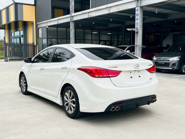 ★SUM模範店認證車　 　　　  ★熱門四門轎車款　　　　　★里程保證★定速巡航　　　　★電動調整座椅★倒車影像  第13張相片