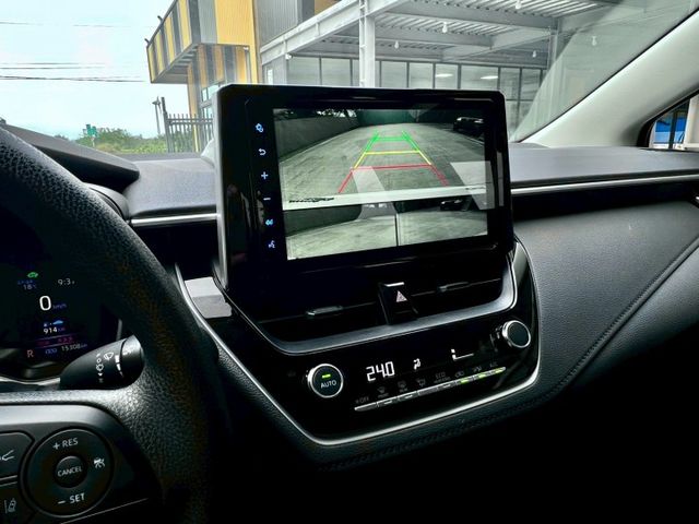 ★SUM模範店認證車　 　　　  ★熱門四門轎車款　　　　　★里程保證★ACC自動跟車　　　★車道偏移★倒車影像  第4張相片