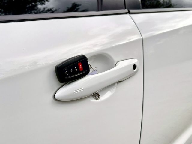 ★SUM模範店認證車　 　　　  ★熱門四門轎車款　　　　　★里程保證★ACC自動跟車　　　★車道偏移★倒車影像  第5張相片