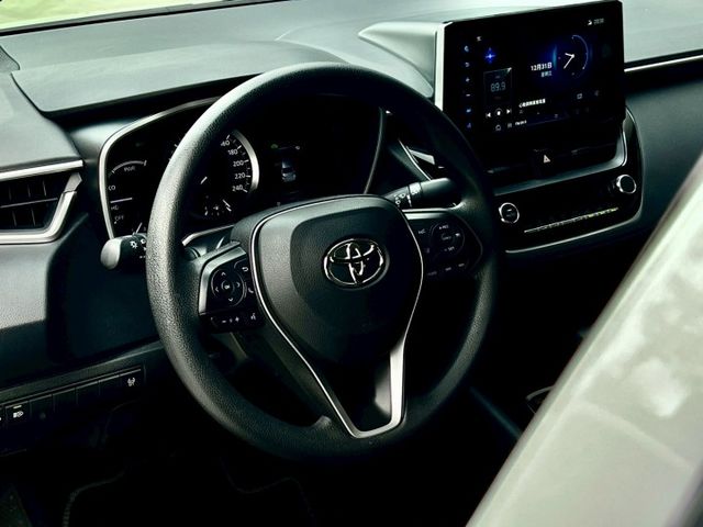 ★SUM模範店認證車　 　　　  ★熱門四門轎車款　　　　　★里程保證★ACC自動跟車　　　★車道偏移★倒車影像  第8張相片