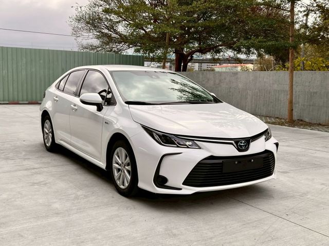 ★SUM模範店認證車　 　　　  ★熱門四門轎車款　　　　　★里程保證★ACC自動跟車　　　★車道偏移★倒車影像  第14張相片