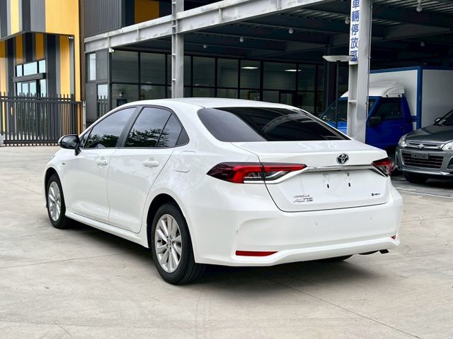 ★SUM模範店認證車　 　　　  ★熱門四門轎車款　　　　　★里程保證★ACC自動跟車　　　★車道偏移★倒車影像  第15張相片