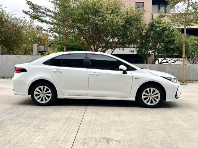 ★SUM模範店認證車　 　　　  ★熱門四門轎車款　　　　　★里程保證★ACC自動跟車　　　★車道偏移★倒車影像  第19張相片