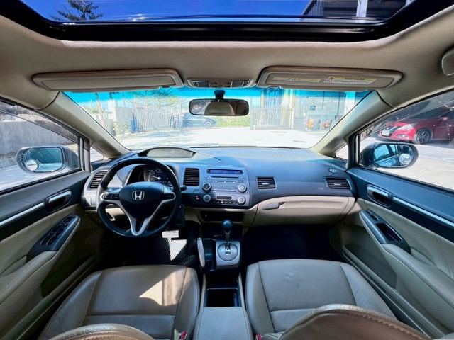 ★SUM模範店認證車　 　　　  ★熱門四門代步車　　　　　★里程保證★電動後視鏡　　　★保養便宜★好開耐操  第3張相片