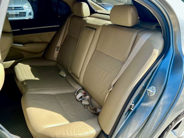 ★SUM模範店認證車　 　　　  ★熱門四門代步車　　　　　★里程保證★電動後視鏡　　　★保養便宜★好開耐操  第6張相片