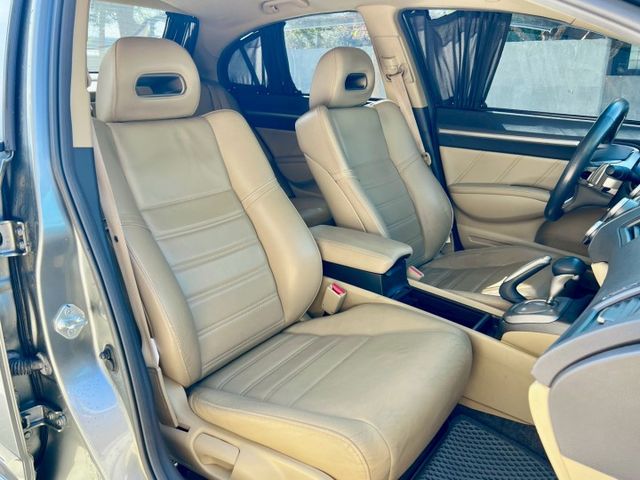 ★SUM模範店認證車　 　　　  ★熱門四門代步車　　　　　★里程保證★電動後視鏡　　　★保養便宜★好開耐操  第7張相片