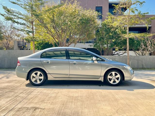 ★SUM模範店認證車　 　　　  ★熱門四門代步車　　　　　★里程保證★電動後視鏡　　　★保養便宜★好開耐操  第15張相片