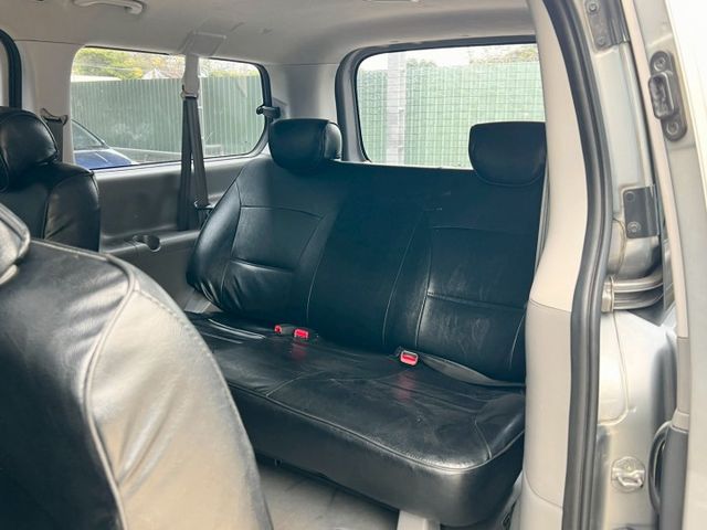 ★SUM模範店家★專業認證　★熱門休旅車款★里程保證　　★9人座★大銀幕安卓機　　　★倒車影像★載人載貨超好用  第9張相片