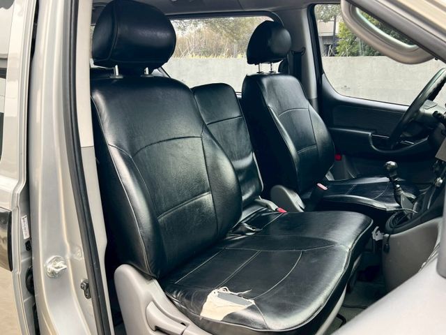 ★SUM模範店家★專業認證　★熱門休旅車款★里程保證　　★9人座★大銀幕安卓機　　　★倒車影像★載人載貨超好用  第10張相片