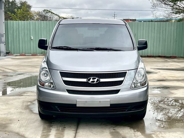 ★SUM模範店家★專業認證　★熱門休旅車款★里程保證　　★9人座★大銀幕安卓機　　　★倒車影像★載人載貨超好用  第13張相片