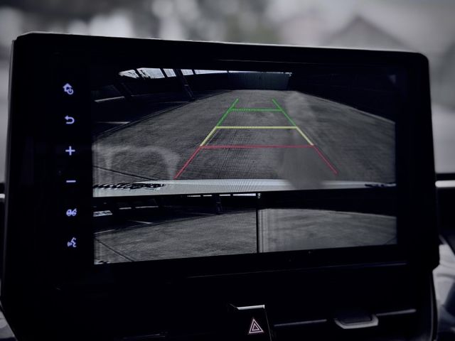 ★SUM模範店認證車　 　　　  ★熱門四門轎車款　　　　　★里程保證★ACC自動跟車　　　★車道偏移★倒車影像  第4張相片