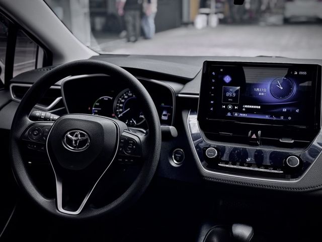 ★SUM模範店認證車　 　　　  ★熱門四門轎車款　　　　　★里程保證★ACC自動跟車　　　★車道偏移★倒車影像  第9張相片