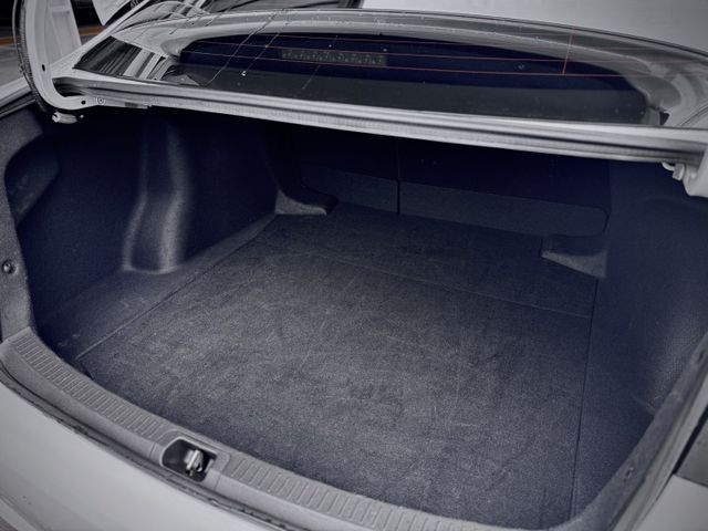 ★SUM模範店認證車　 　　　  ★熱門四門轎車款　　　　　★里程保證★ACC自動跟車　　　★車道偏移★倒車影像  第15張相片