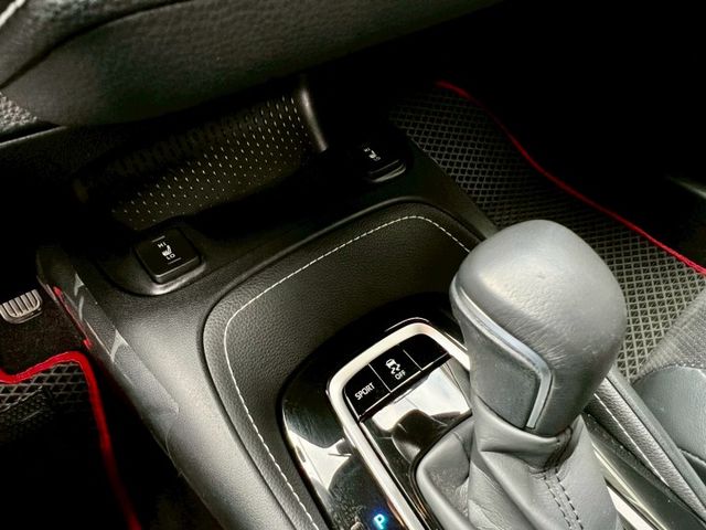 ★SUM模範店家★專業認證　★熱門五門掀背車款　　　　★里程保證★IKEY免持鑰匙　　　★電子手剎車★倒車影像  第7張相片