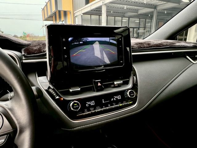 ★SUM模範店家★專業認證　★熱門五門掀背車款　　　　★里程保證★IKEY免持鑰匙　　　★電子手剎車★倒車影像  第8張相片