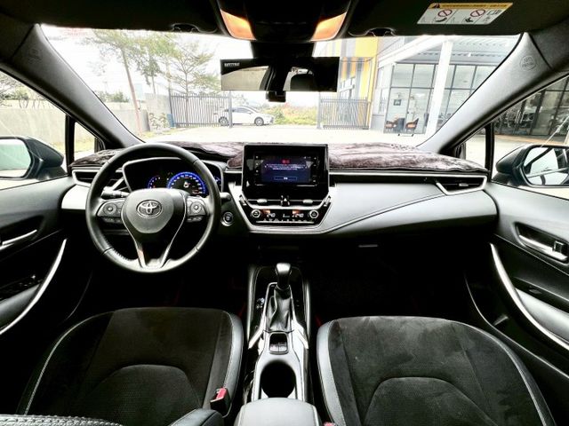 ★SUM模範店家★專業認證　★熱門五門掀背車款　　　　★里程保證★IKEY免持鑰匙　　　★電子手剎車★倒車影像  第9張相片