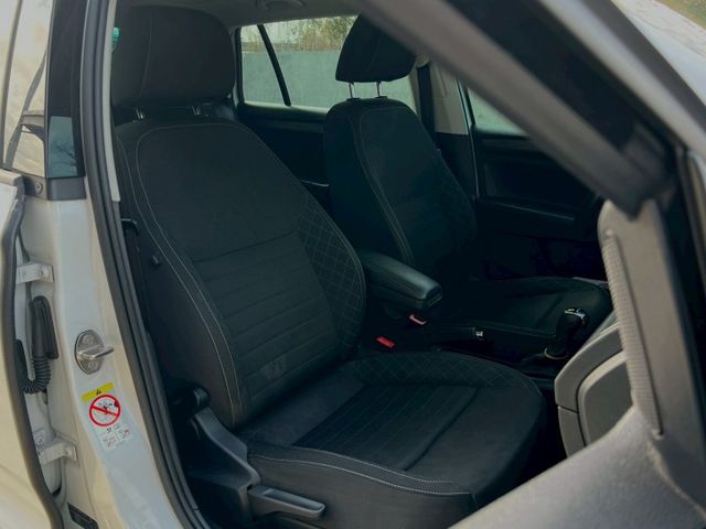 ★SUM模範店家★專業認證　★熱門旅行車款★里程保證　　★定速巡航★全景天窗　　　　　★多功能數位影音★倒車影像  第8張相片