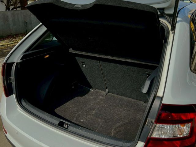 ★SUM模範店家★專業認證　★熱門旅行車款★里程保證　　★定速巡航★全景天窗　　　　　★多功能數位影音★倒車影像  第17張相片