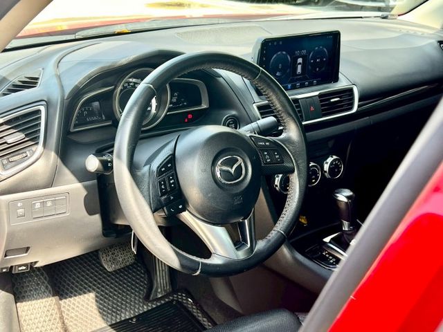 ★SUM模範店認證車　 　　　  ★熱門四門代步車　　　　　★里程保證★IKEY免持鑰匙　　　★定速巡航★倒車影像  第5張相片