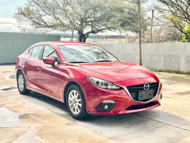 ★SUM模範店認證車　 　　　  ★熱門四門代步車　　　　　★里程保證★IKEY免持鑰匙　　　★定速巡航★倒車影像  第11張相片