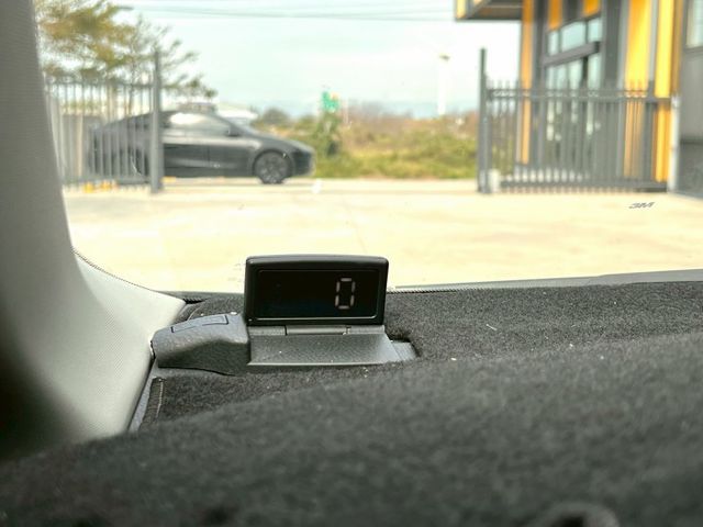 ★SUM模範店認證車　 　　　  ★熱門四門代步車　　　　　★里程保證★電動後視鏡　　　★多功能數位影音★倒車影像  第5張相片