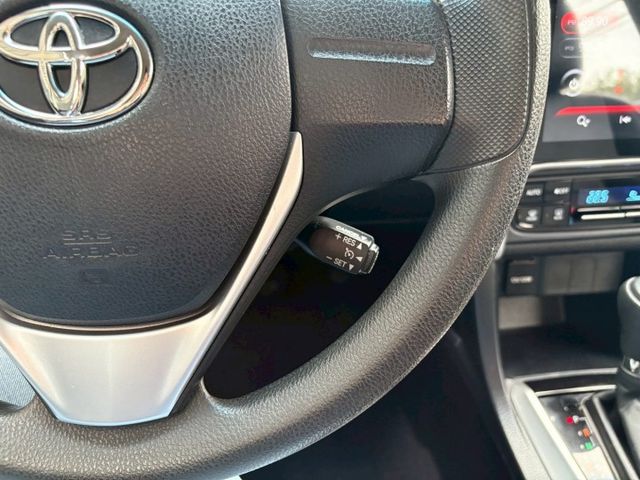 ★SUM模範店認證車　 　　　  ★熱門四門轎車款　　　　　★里程保證★IKEY免持鑰匙　　　★多功能數位影音★倒車影像  第3張相片