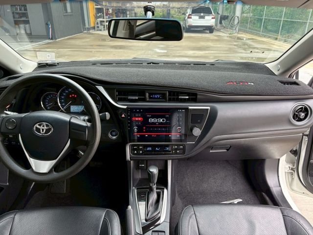 ★SUM模範店認證車　 　　　  ★熱門四門轎車款　　　　　★里程保證★IKEY免持鑰匙　　　★多功能數位影音★倒車影像  第7張相片