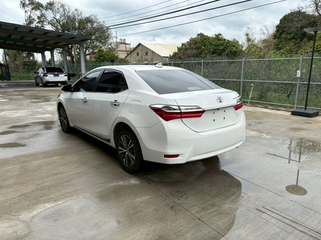 ★SUM模範店認證車　 　　　  ★熱門四門轎車款　　　　　★里程保證★IKEY免持鑰匙　　　★多功能數位影音★倒車影像  第15張相片