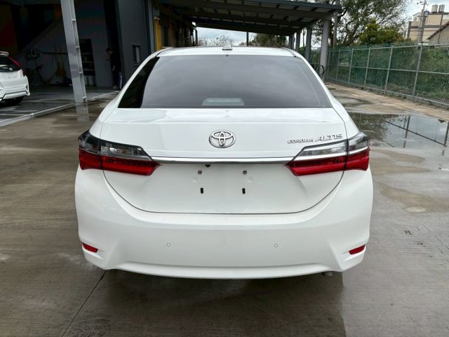 ★SUM模範店認證車　 　　　  ★熱門四門轎車款　　　　　★里程保證★IKEY免持鑰匙　　　★多功能數位影音★倒車影像  第16張相片