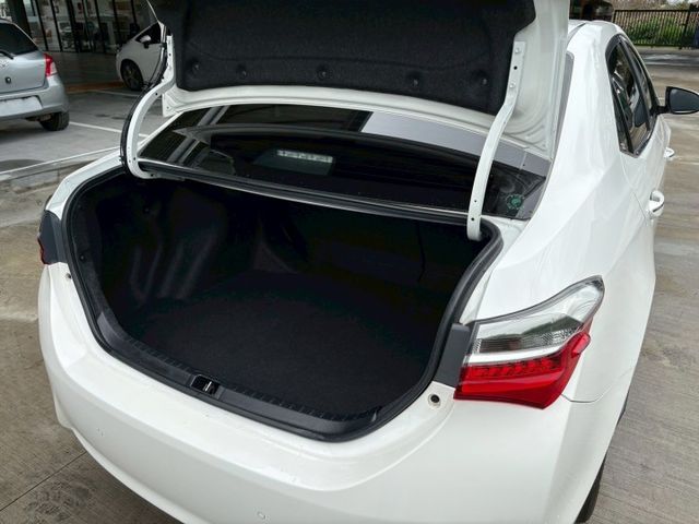 ★SUM模範店認證車　 　　　  ★熱門四門轎車款　　　　　★里程保證★IKEY免持鑰匙　　　★多功能數位影音★倒車影像  第20張相片