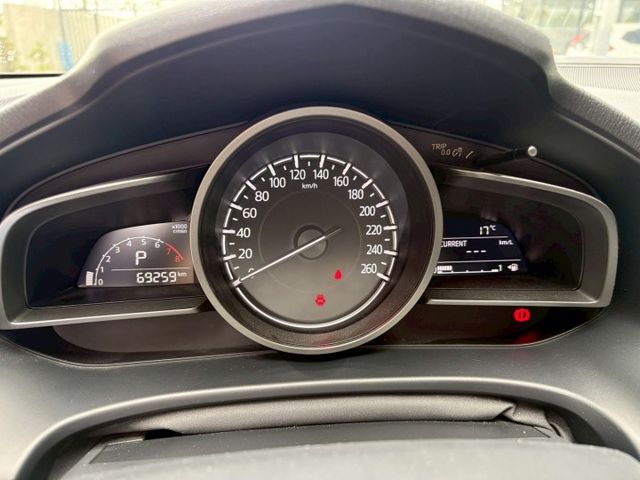 ★SUM模範店家★專業認證　★熱門五門掀背車款　　　　★里程保證★IKEY免持鑰匙　　　★定速巡航★倒車影像  第2張相片