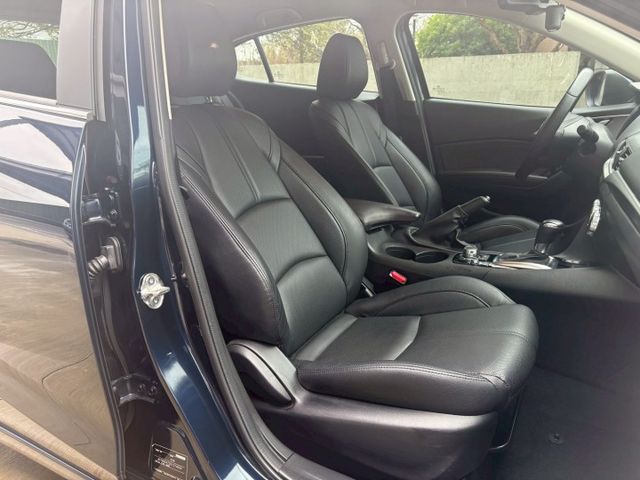 ★SUM模範店家★專業認證　★熱門五門掀背車款　　　　★里程保證★IKEY免持鑰匙　　　★定速巡航★倒車影像  第10張相片