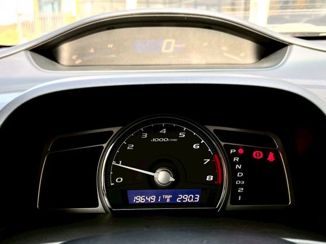 ★SUM模範店認證車　 　　　 ★熱門四門代步車　　　　　★里程保證★電動後視鏡　　　★保養便宜★好開耐操  第2張相片