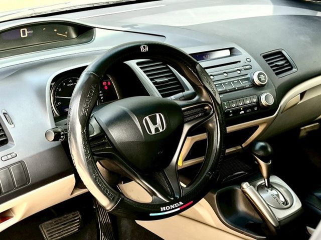 ★SUM模範店認證車　 　　　 ★熱門四門代步車　　　　　★里程保證★電動後視鏡　　　★保養便宜★好開耐操  第4張相片