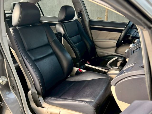 ★SUM模範店認證車　 　　　 ★熱門四門代步車　　　　　★里程保證★電動後視鏡　　　★保養便宜★好開耐操  第8張相片