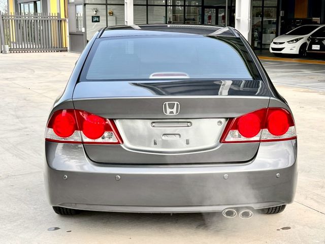 ★SUM模範店認證車　 　　　 ★熱門四門代步車　　　　　★里程保證★電動後視鏡　　　★保養便宜★好開耐操  第13張相片