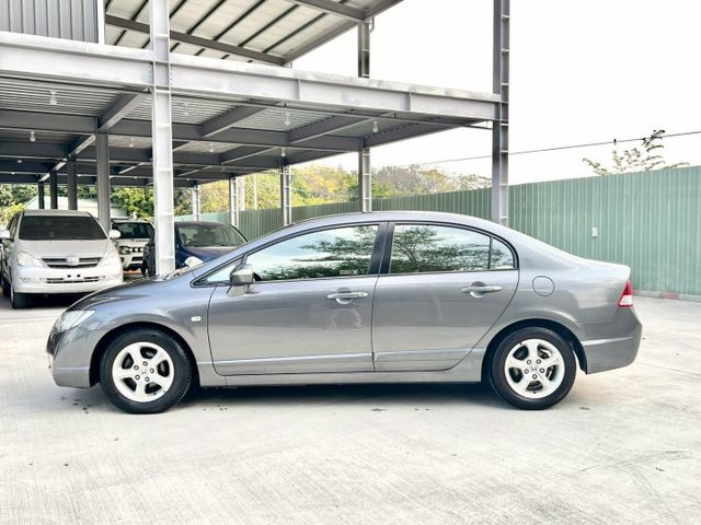 ★SUM模範店認證車　 　　　 ★熱門四門代步車　　　　　★里程保證★電動後視鏡　　　★保養便宜★好開耐操  第15張相片