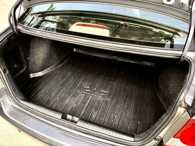 ★SUM模範店認證車　 　　　 ★熱門四門代步車　　　　　★里程保證★電動後視鏡　　　★保養便宜★好開耐操  第17張相片