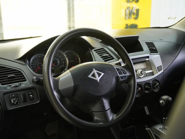 ★SUM模範店家★專業認證　★熱門休旅車款★里程保證　　★定速巡航★里程超低　　　　★空間超級大★載人載貨好方便  第4張相片