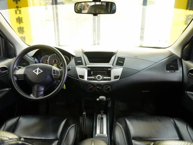 ★SUM模範店家★專業認證　★熱門休旅車款★里程保證　　★定速巡航★里程超低　　　　★空間超級大★載人載貨好方便  第6張相片