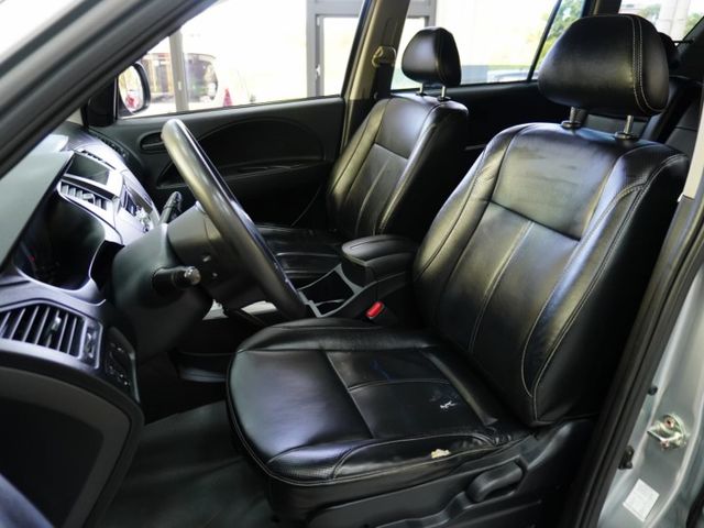 ★SUM模範店家★專業認證　★熱門休旅車款★里程保證　　★定速巡航★里程超低　　　　★空間超級大★載人載貨好方便  第7張相片