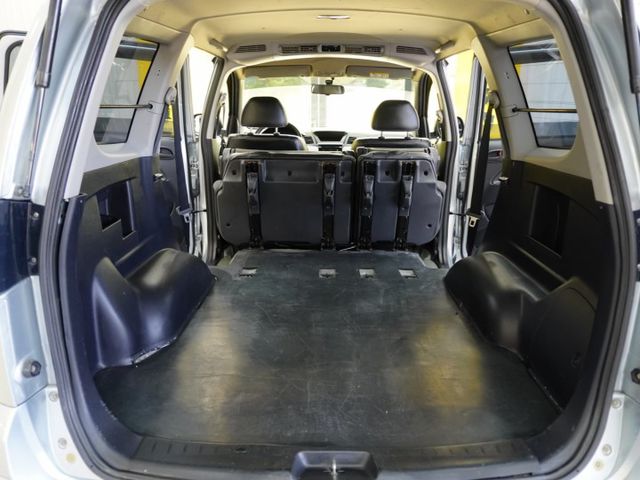 ★SUM模範店家★專業認證　★熱門休旅車款★里程保證　　★定速巡航★里程超低　　　　★空間超級大★載人載貨好方便  第17張相片